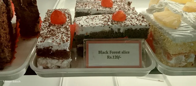 Bravo Bakery Cantt image 4