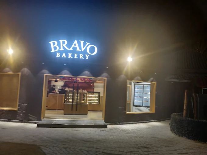 Bravo Bakery Cantt image 6