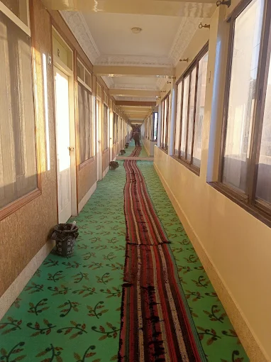 Hotel Deluxe image 1